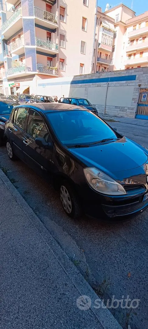 Renault Clio 2007 photo 2