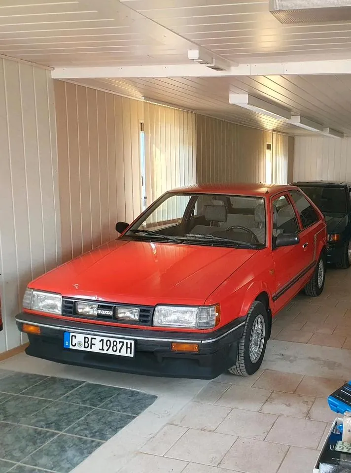 Mazda 323