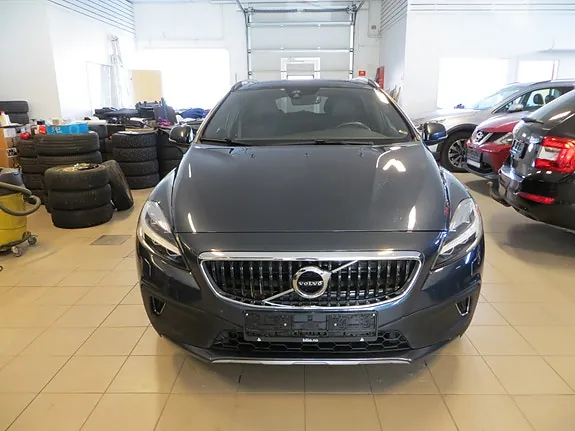 Volvo V40 Cross Country 2017 photo 2