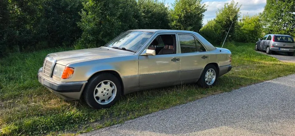 Mercedes-Benz W124
