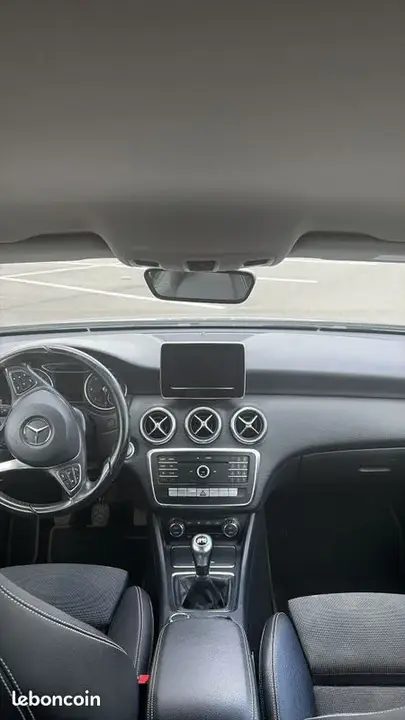 Mercedes-Benz A-Class 2018 photo 3