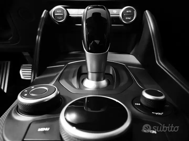 Alfa Romeo Giulia 2018 photo 4