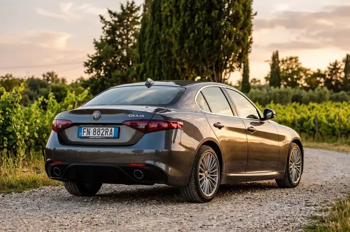 Alfa Romeo Giulia 2018 photo 2