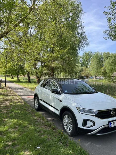 Volkswagen T-Roc 2022 photo 2