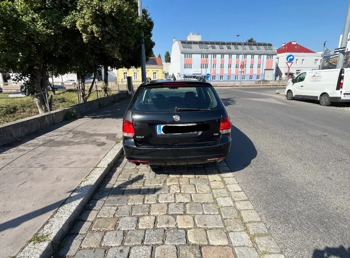 Volkswagen Golf 2012 photo 2