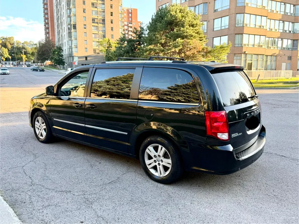 Dodge Grand Caravan 2013 photo 3