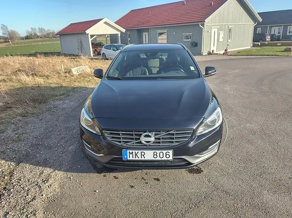Volvo V60 2014 photo 2