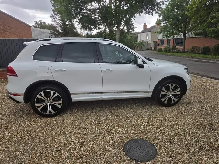 Volkswagen Touareg 2015 photo 5