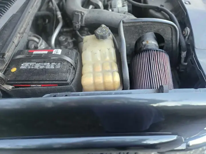 GMC Sierra 2500Hd 2004 photo 2