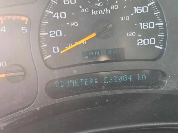 GMC Sierra 2500Hd 2004 photo 5