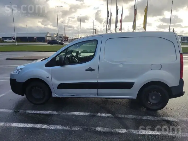Peugeot Partner 2011 photo 2