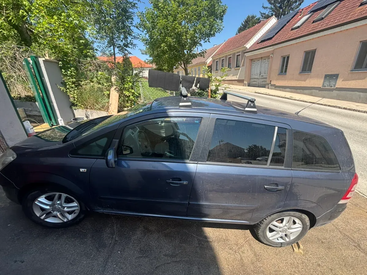 Opel Zafira 2008 photo 2