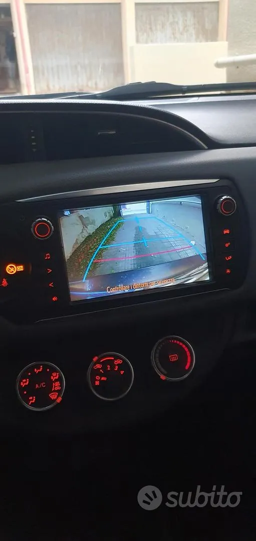 Toyota Yaris 2015 photo 4