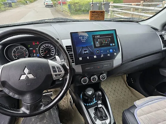 Mitsubishi Outlander 2011 photo 3