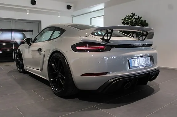 Porsche 718 Cayman Gt4 2022 photo 2