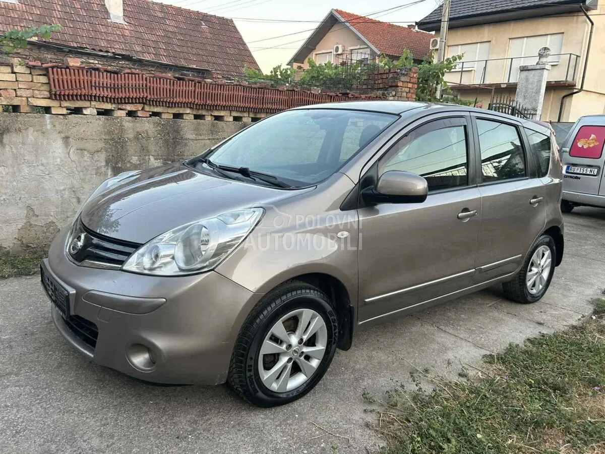 Nissan Note 2010 photo 2