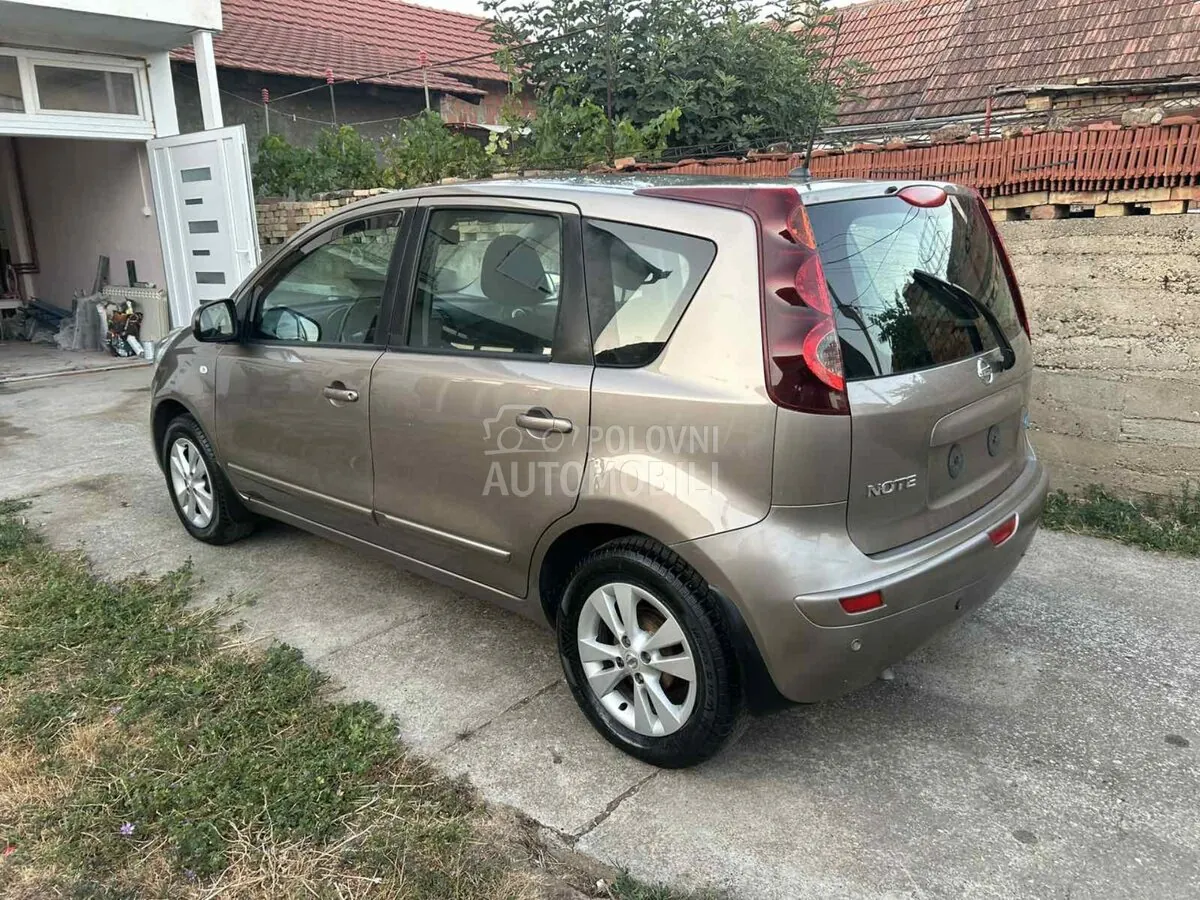 Nissan Note 2010 photo 5