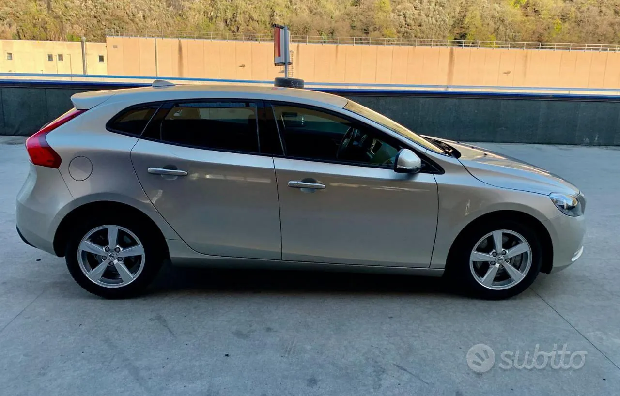 Volvo V40 2017 photo 4