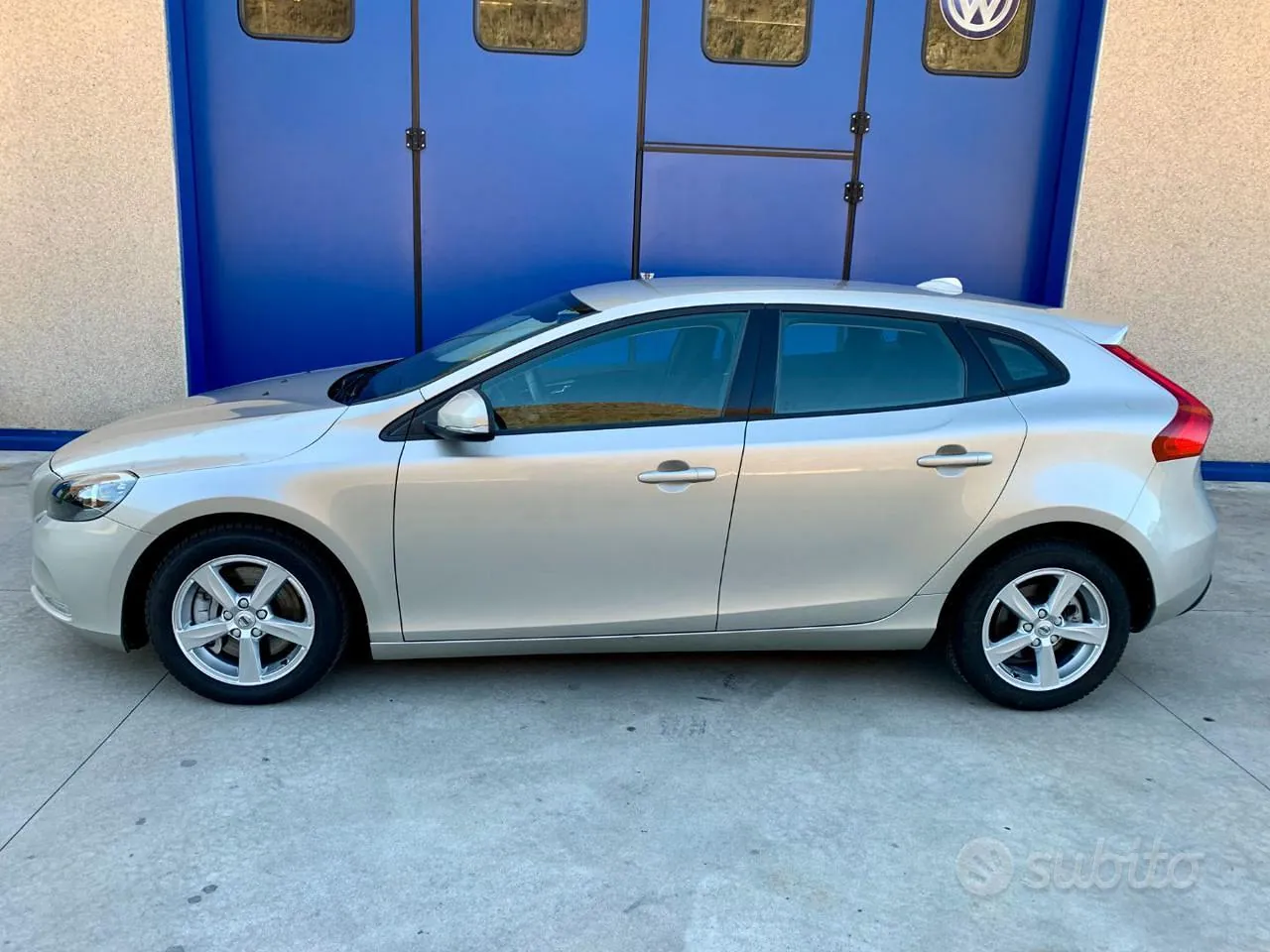 Volvo V40 2017 photo 2