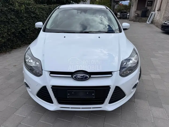 Ford Focus 2012 photo 2