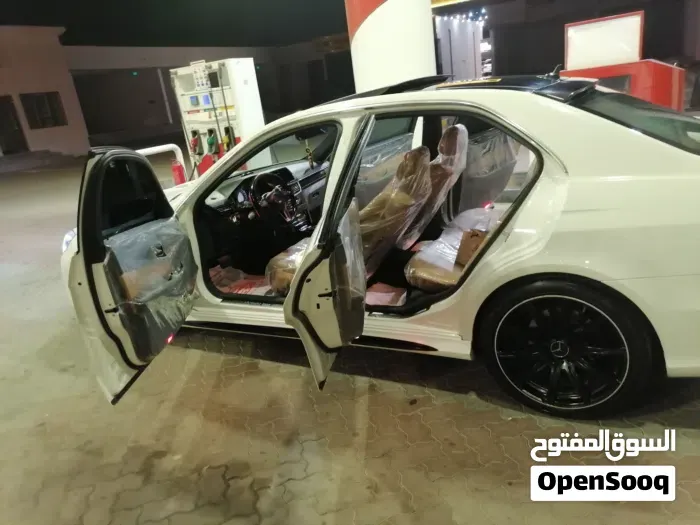 Mercedes-Benz E300 2010 photo 4
