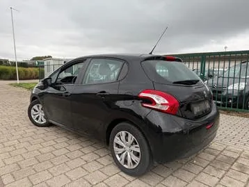 Peugeot 208 2012 photo 3