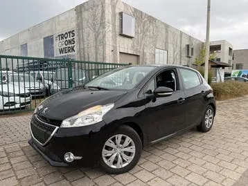 Peugeot 208 2012 photo 2