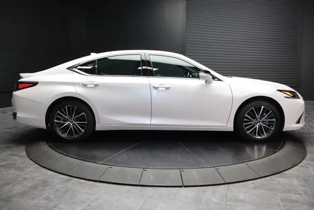 Lexus Es 2025 photo 2