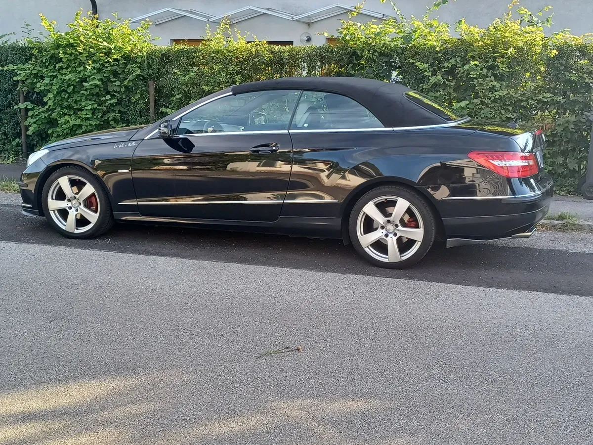 Mercedes-Benz E-Class 2010 photo 2