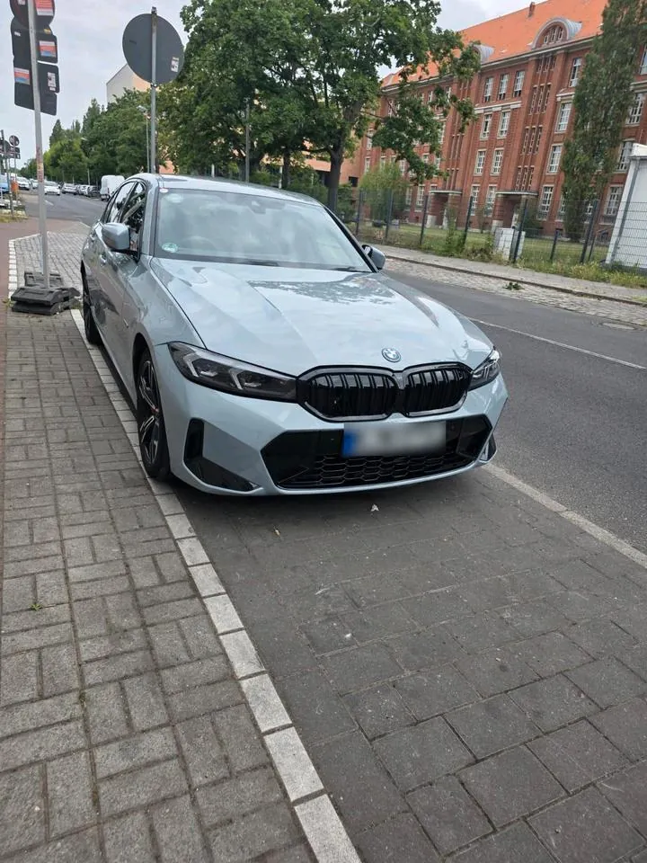 BMW 330E