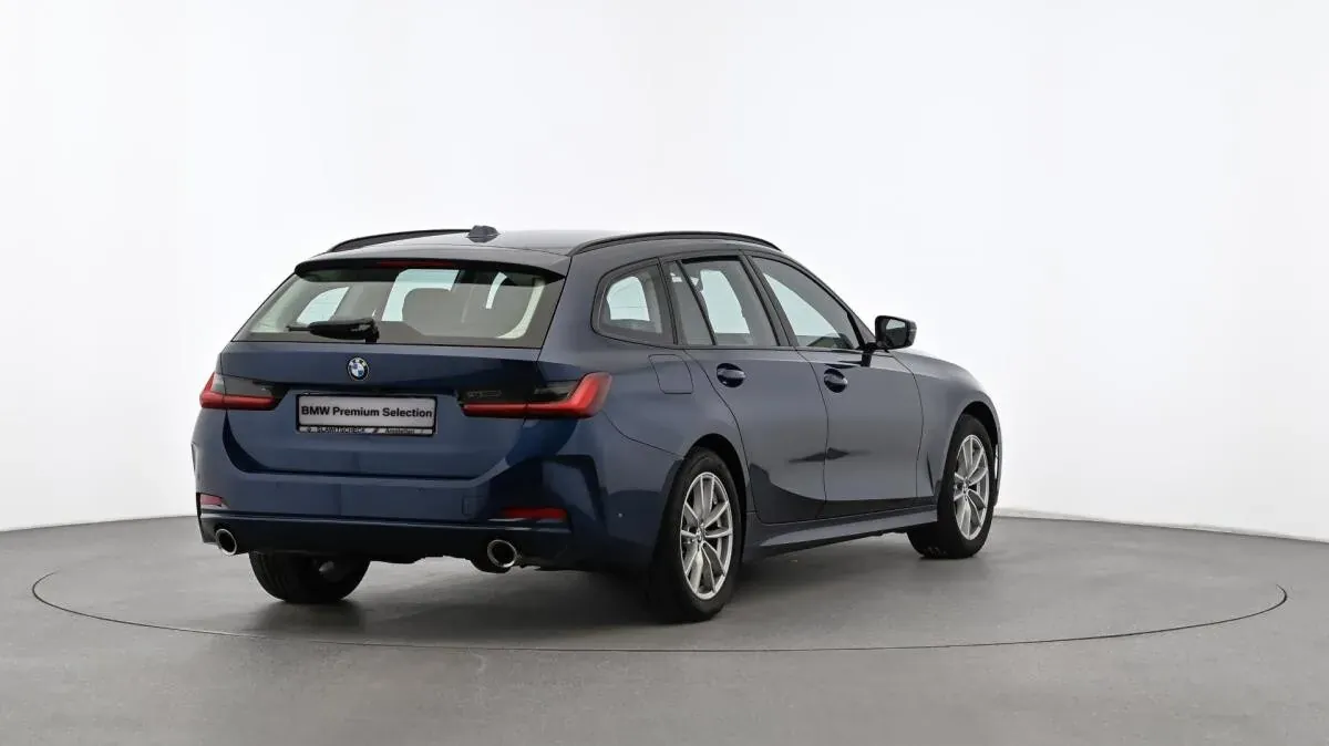 BMW 3 Series 2024 photo 3