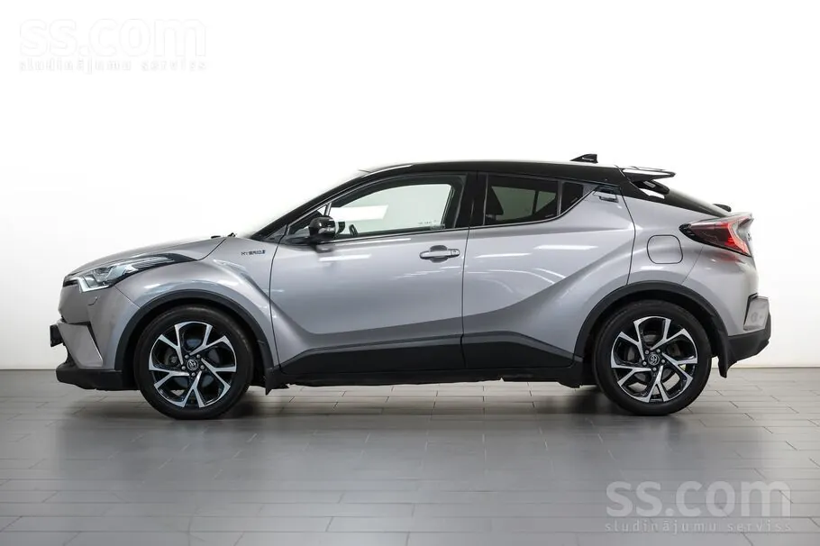 Toyota C-Hr 2017 photo 2