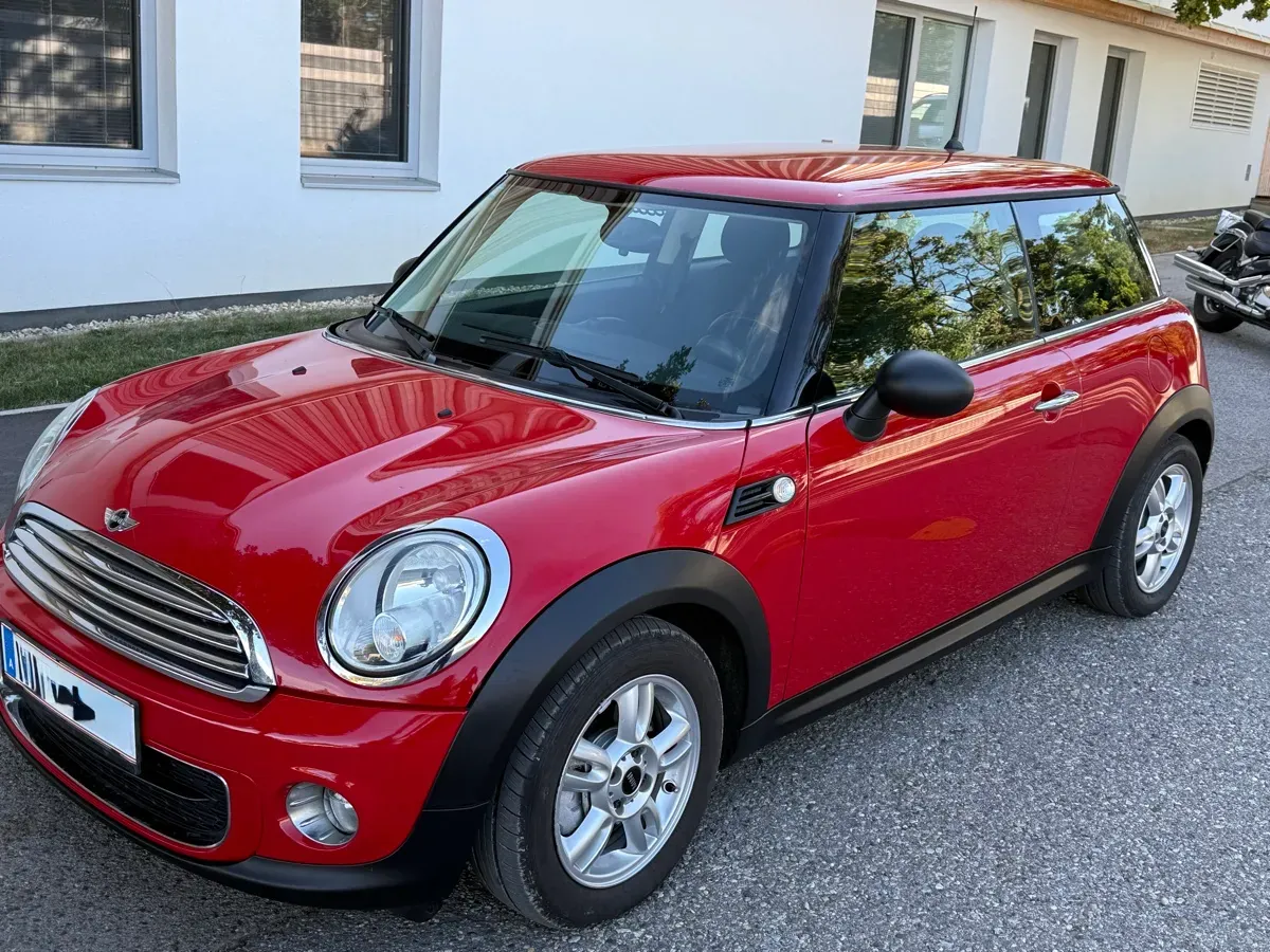 Mini Cooper 2011 photo 2
