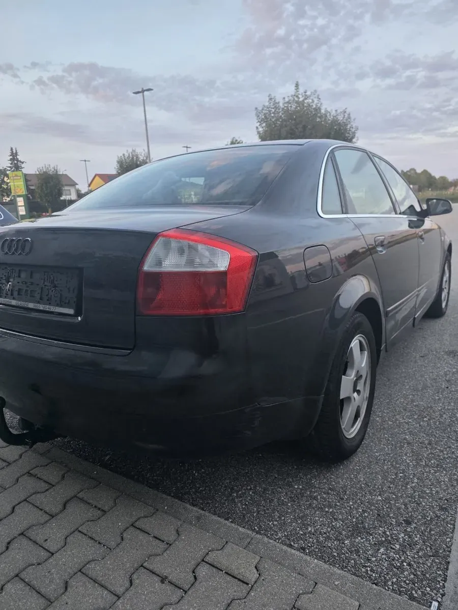 Audi A4 2004 photo 3