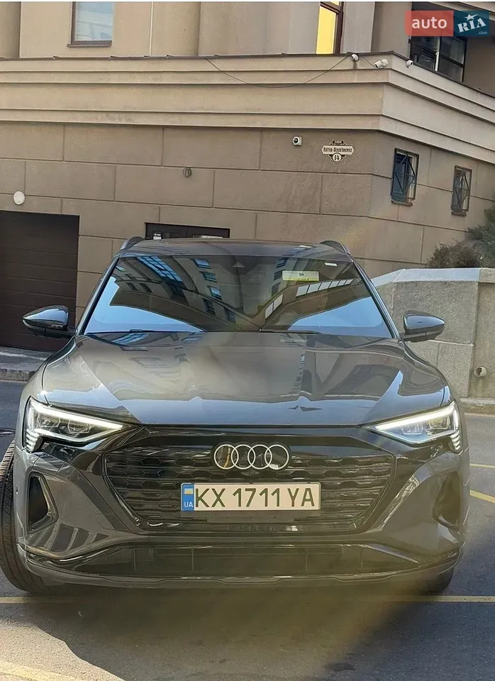 Audi Q8 E-Tron 2024 photo 4