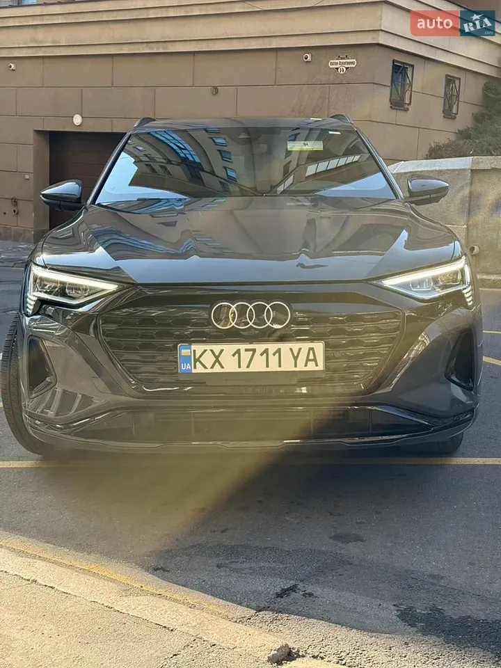 Audi Q8 E-Tron 2024 photo 3