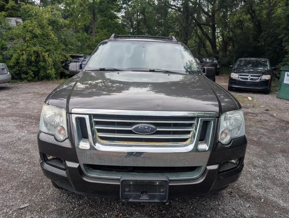 Ford Explorer Sport Trac 2007 photo 2
