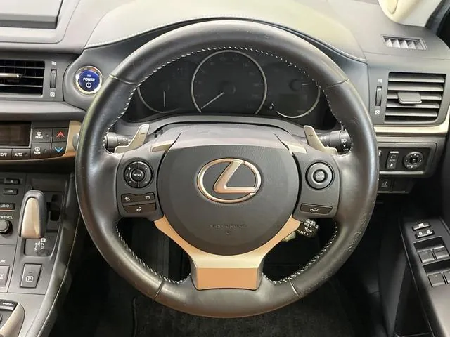 Toyota Ct200H 2016 photo 5