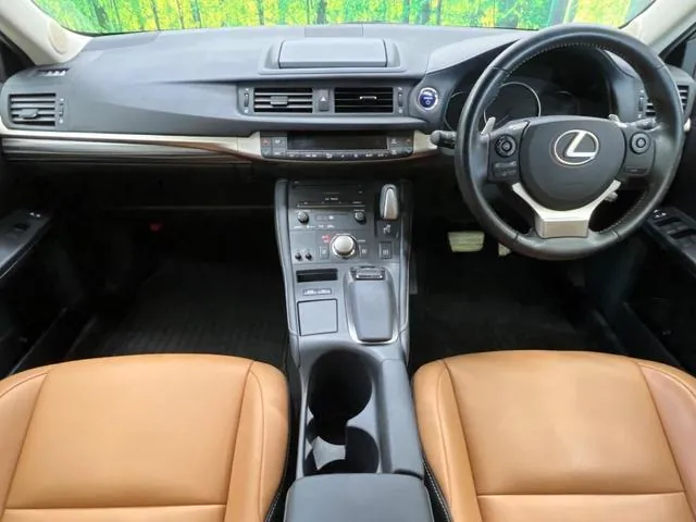 Toyota Ct200H 2016 photo 2