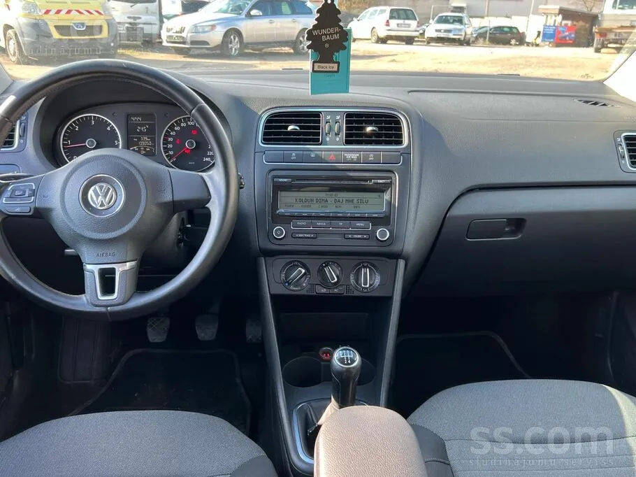 Volkswagen Polo 2010 photo 4