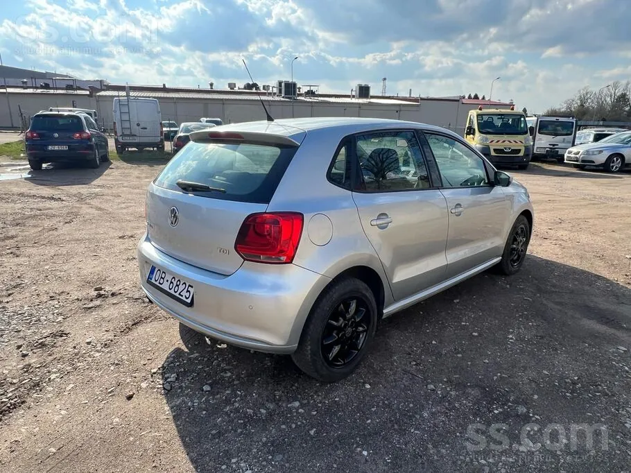 Volkswagen Polo 2010 photo 2