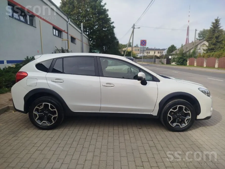 Subaru Xv 2014 photo 2