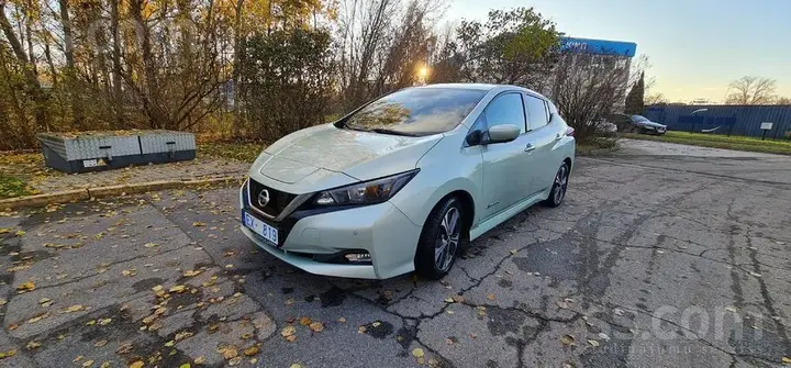 Nissan Leaf 2018 photo 2
