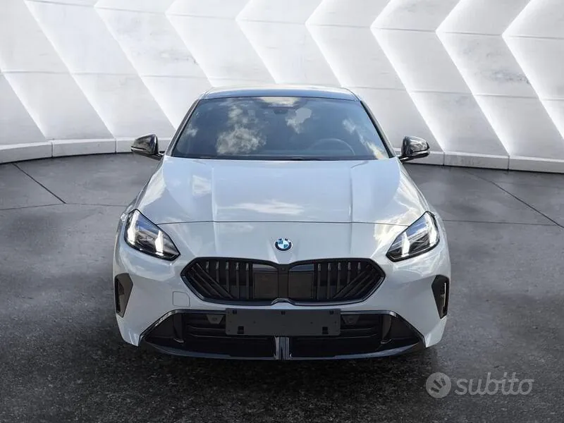 BMW 1 Series 2026 photo 2