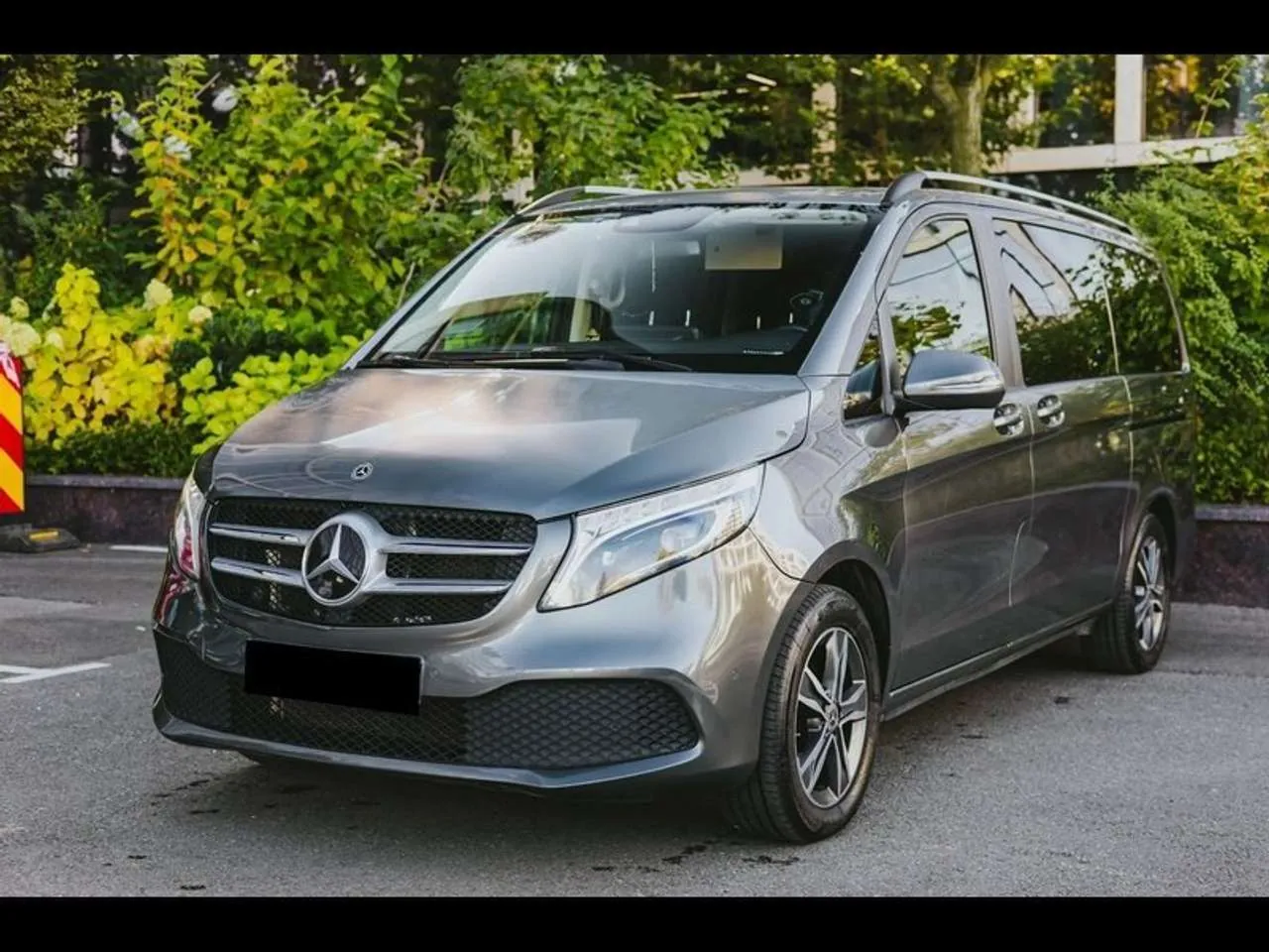 Mercedes-Benz V 220