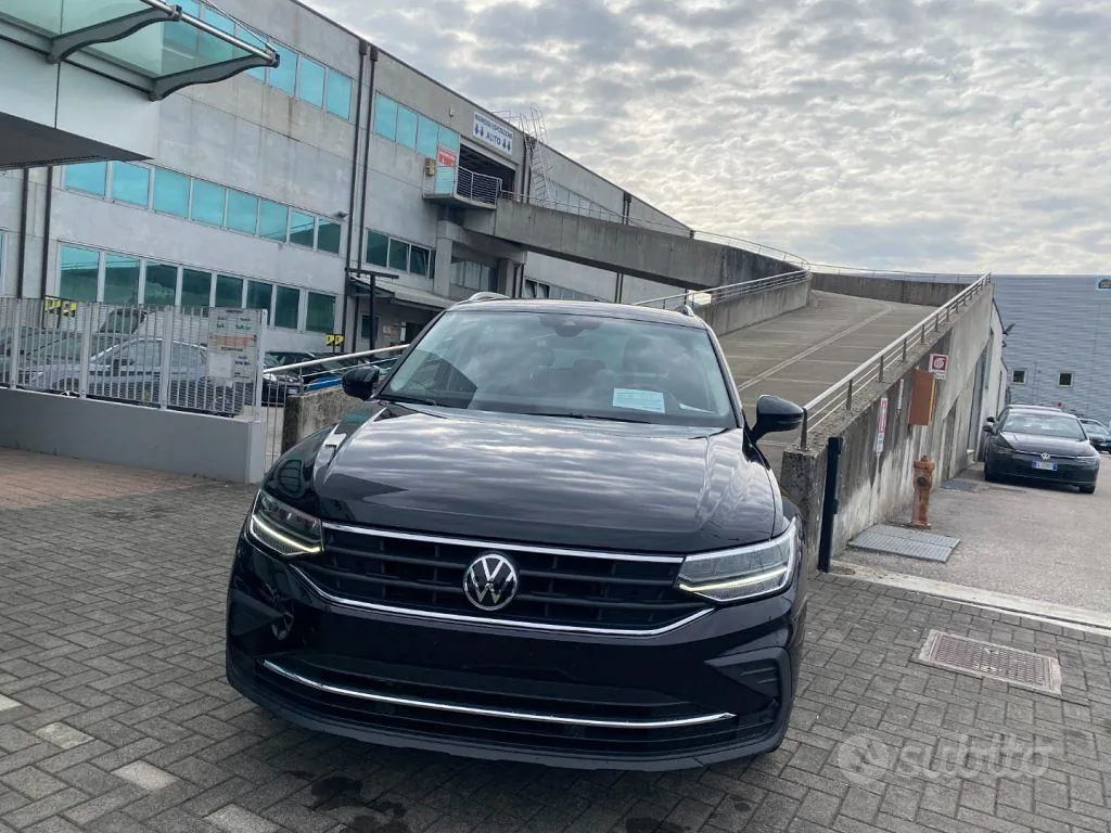 Volkswagen Tiguan 2021 photo 2