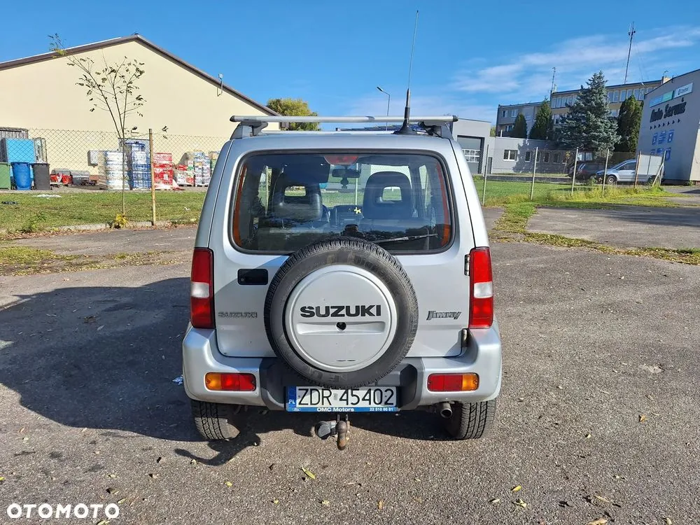 Suzuki Jimny 2010 photo 4