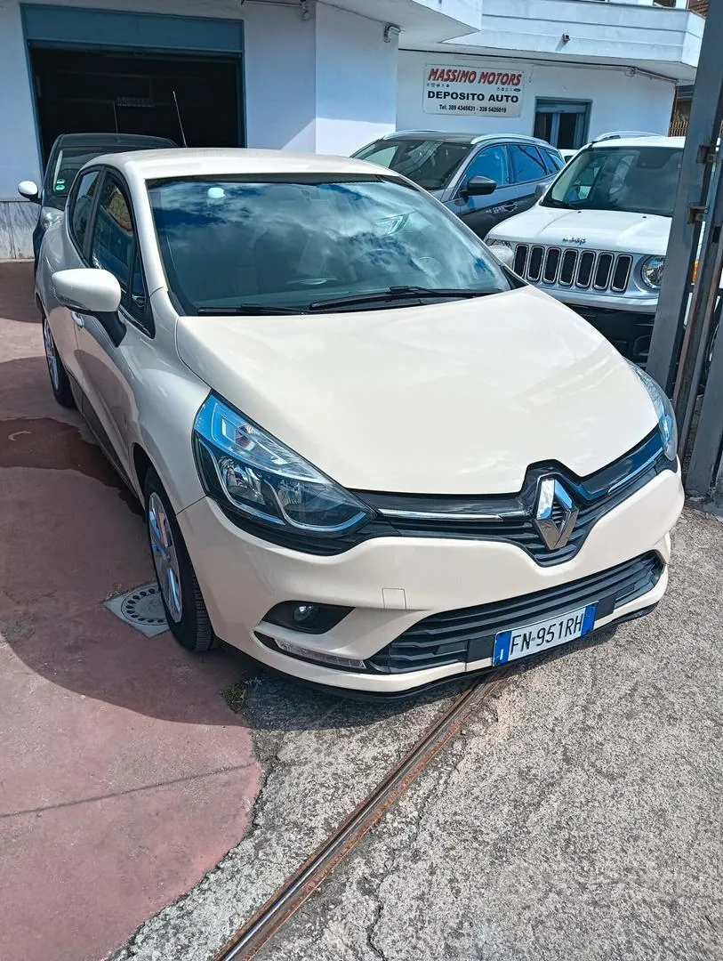 Renault Clio 2018 photo 2