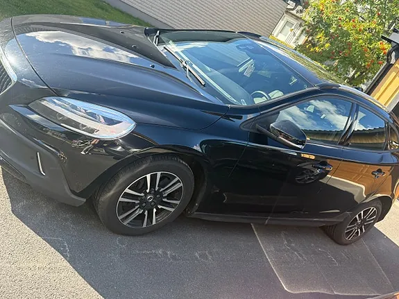 Volvo V40 Cross Country 2018 photo 2