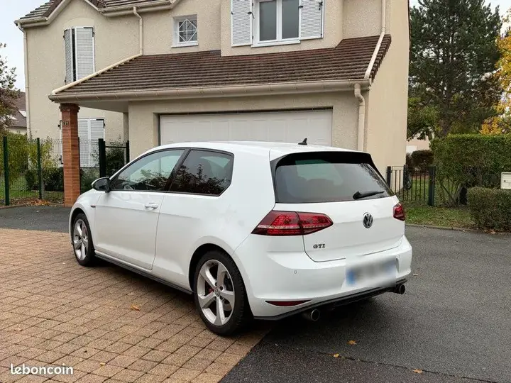 Volkswagen Golf 2013 photo 2